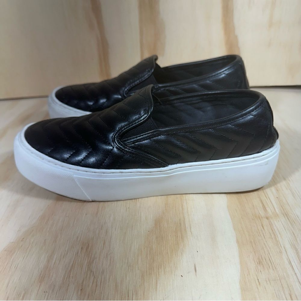 Wild Pair Quilted Sneakers Women’s Size 7